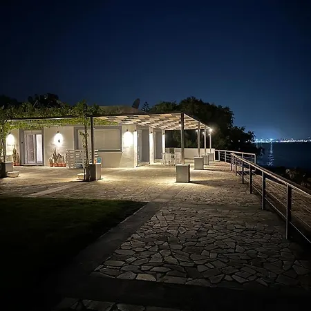 فيلة Seaside Private Paradise *